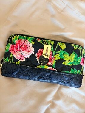 Betsey Johnson Black Floral Quilted Zip Wallet with Gold Heart Charm